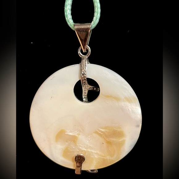 Mother of pearl mosaic pendant necklace​​​ - Picture 7 of 7